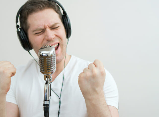 裏声そのものを鍛えたりギリギリまで地声で歌う練習をしたりする