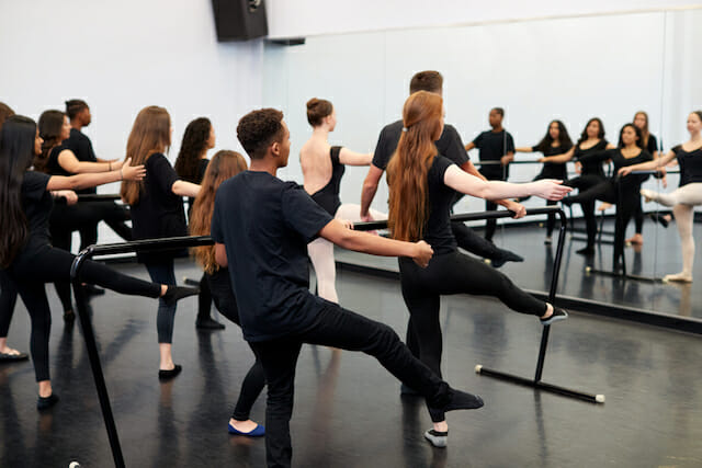 振付師になるためにダンス専門学校へ入学するメリット写真2