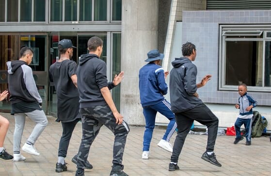 これからダンスを学びたい人必見!独学とダンス専門学校それぞれのメリット・デメリットを紹介1