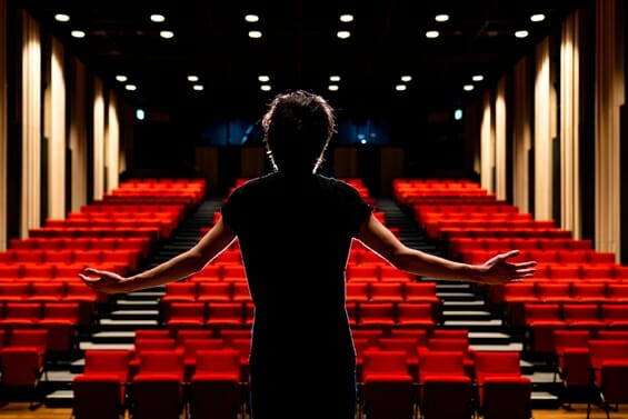 俳優になるには演技力以外にダンス・歌唱力も重要!専門学校で学べる5つのスキル1